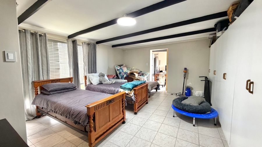 3 Bedroom Property for Sale in Palmiet Western Cape